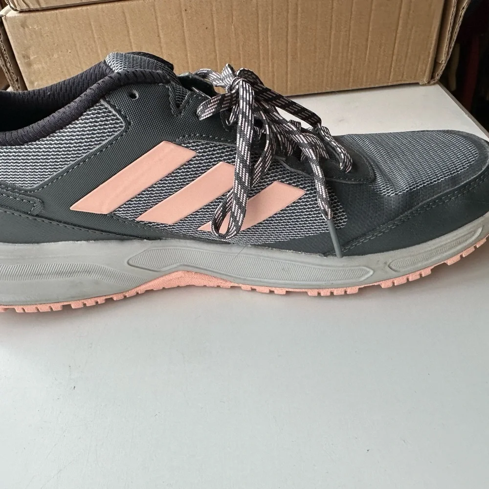 adidas step out